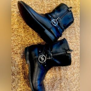 Girls sz 2 Michael kors boots